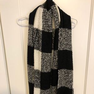 Abercrombie & Fitch Blanket Scarf